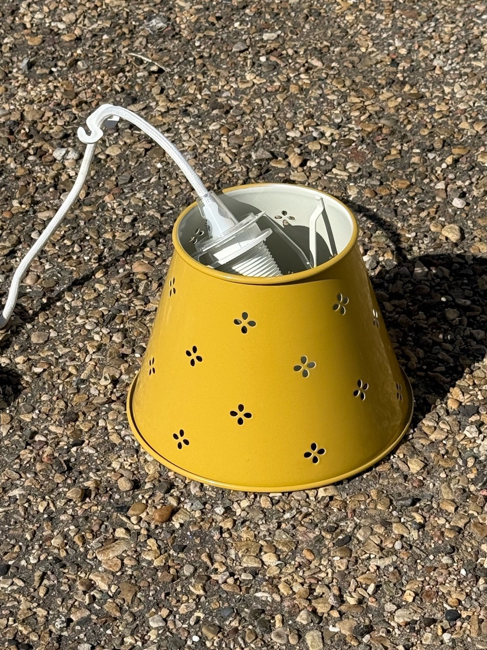 IKEA 2016 SÄLLSKAP Mustard Yellow Metal Hanging Pendant Light Lamp Shade Working